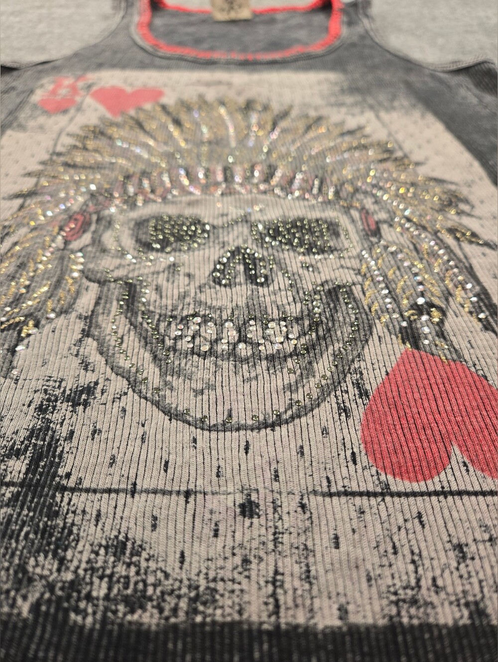 Vocal Apparel Women's King of Hearts Skull Tank Top - Picture 7 of 7